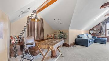 Nhà (3 Bedrooms) | 3 phòng ngủ, bộ đồ giường cao cấp, trang trí khác biệt