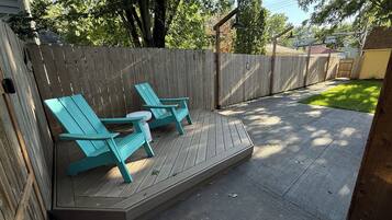 House (3 Bedrooms) | Exterior