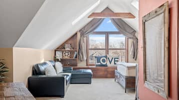 House (3 Bedrooms) | 3 bedrooms, premium bedding, individually decorated