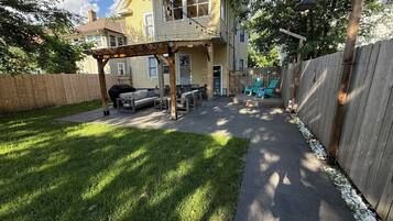 House (3 Bedrooms) | Exterior