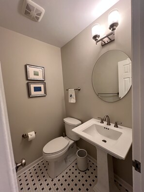 Towels, soap, shampoo, toilet paper