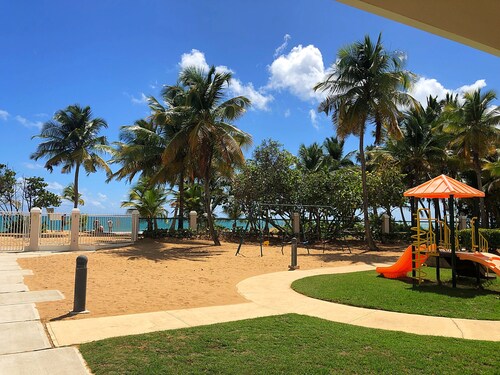 Beach Oasis - Ground Floor Beach Apartment Steps to the Pool!