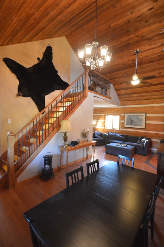 Crowsnest Riverside Cabin- 42 Km From Castle Mountain Ski Resort - Alberta