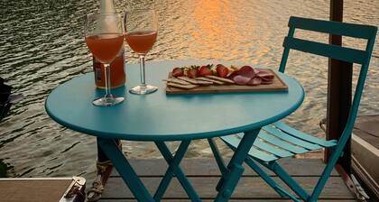 Luxury Lakefront Retreat on lake Hartwell 18 miles from Clemson