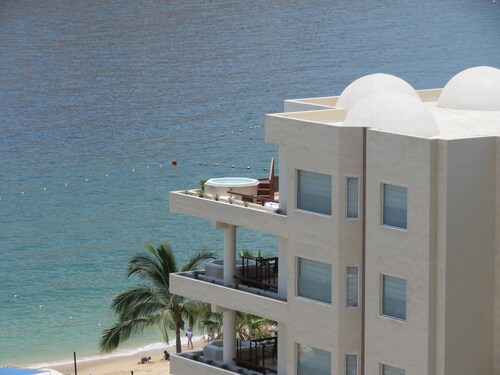 1 oder 2 BR Beachfront Suiten mit Jacuzzi Optionen auf NUR schwimmenden Strand in Cabo