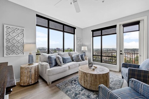 Luxurious Downtown Corner 2bd2bth-City/River-#320