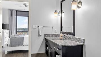 2 chambres, bureau, fer et planche à repasser, Wi-Fi