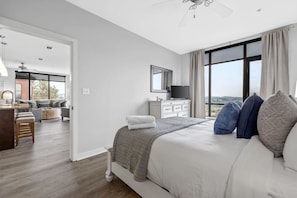 2 bedrooms, desk, iron/ironing board, WiFi