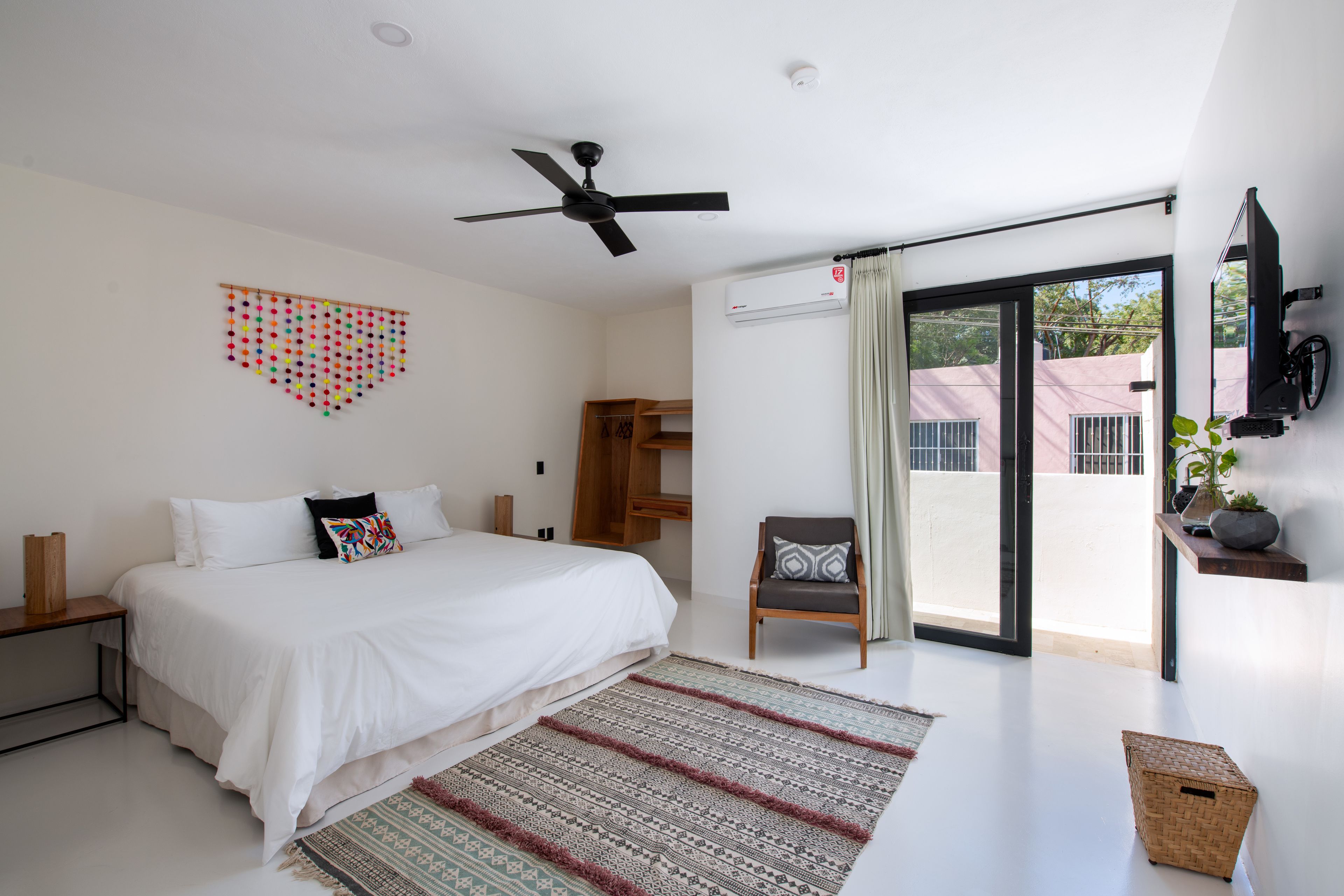 deluxe suite | egyptian cotton sheets, premium bedding, minibar, in-room safe