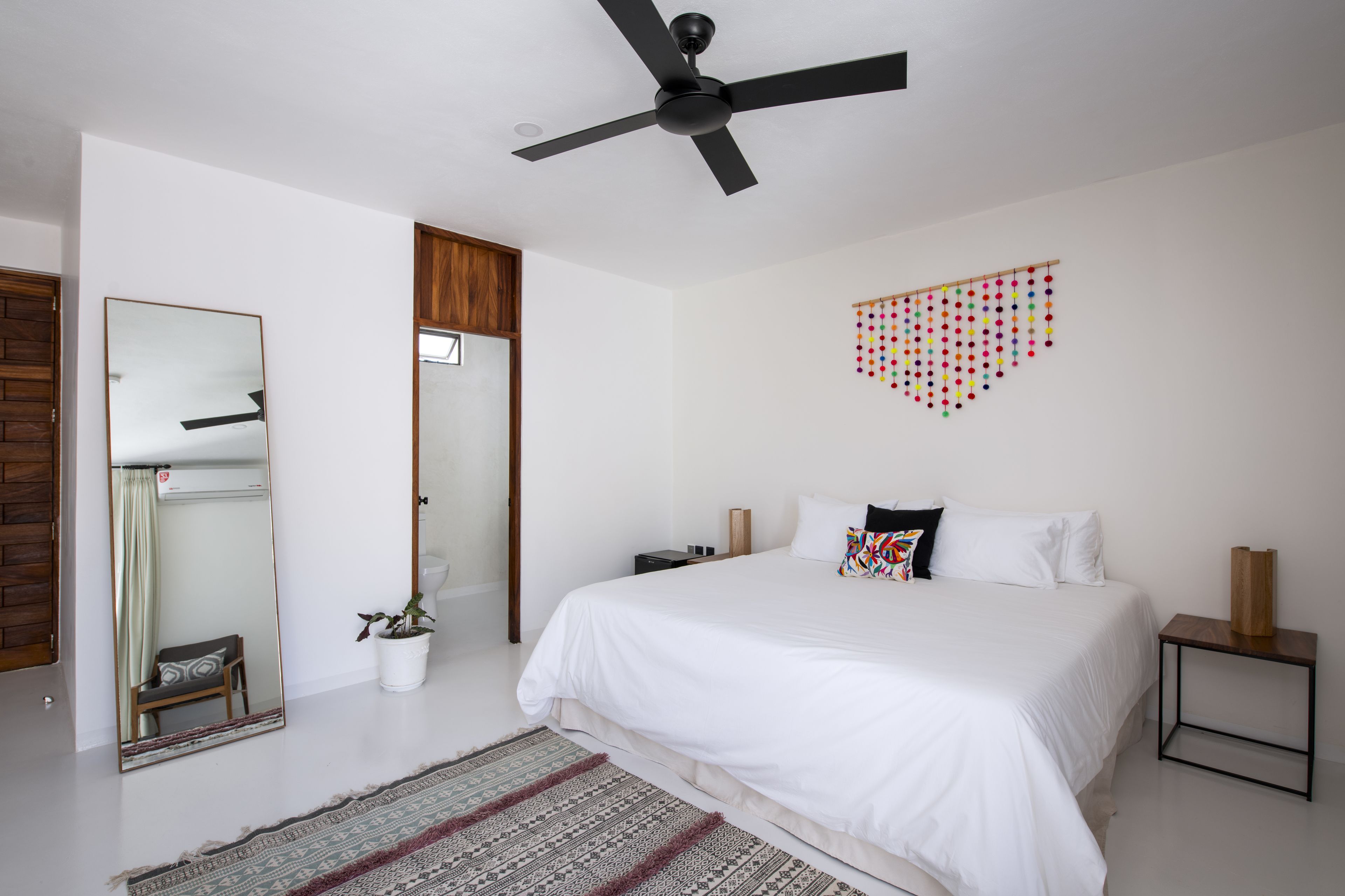 deluxe suite | egyptian cotton sheets, premium bedding, minibar, in-room safe