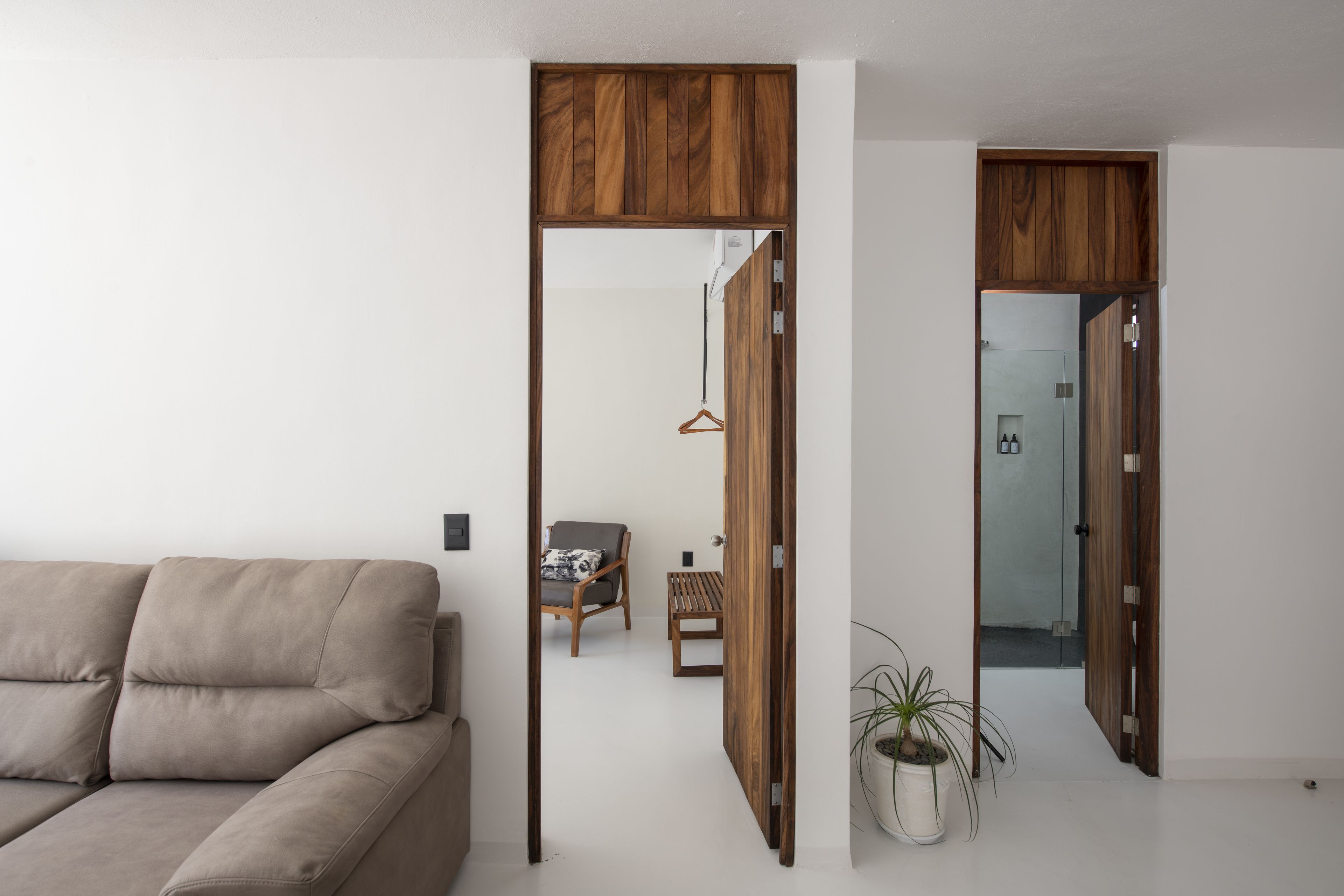 master suite with kitchen | egyptian cotton sheets, premium bedding, minibar, in-room safe