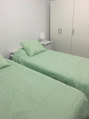 2 slaapkamers, een strijkplank/strijkijzer, wifi