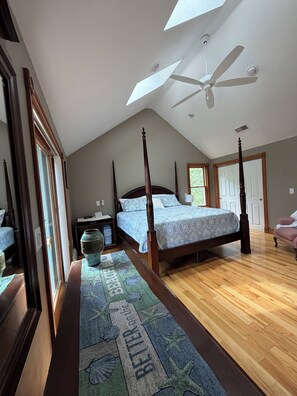 4 habitaciones, tabla de planchar con plancha, wifi y ropa de cama