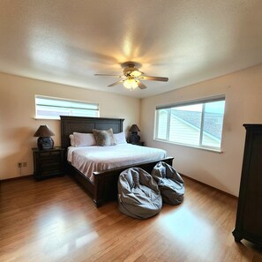 2 Schlafzimmer, Bügeleisen/Bügelbrett, kostenloses WLAN, Bettwäsche