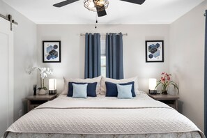 2 Schlafzimmer, Zimmersafe, Schreibtisch, Bügeleisen/Bügelbrett