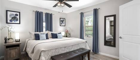 2 habitaciones, caja de seguridad en la habitación y escritorio