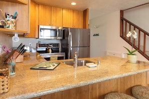 Fridge, microwave, oven, stovetop - Hale Kamaole 309 Third floor condo, easy access to best beach on Maui! (Kihei)