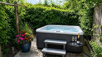 Hus - 2 sovrum | Privat bubbelpool