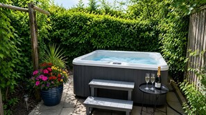 House, 2 Bedrooms | Private spa tub - Measure Cottage - Sleeps up to 4 - Henley in Arden - HOT TUB (Henley-in-Arden)