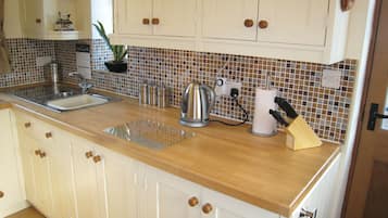 Casa, 2 dormitoris | Cuina privada | Frigorífic gran, microones, forn i placa de cuina