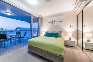 Studio, 1 Double Bed - Studio 8 on Waterson (Airlie Beach)