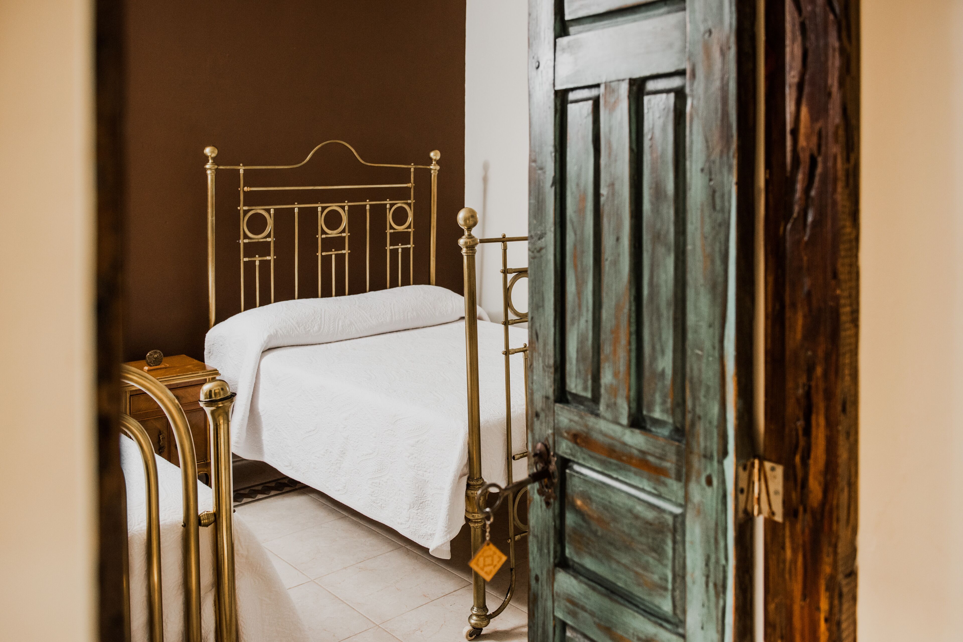 traditional room, 2 queen beds, non smoking, courtyard view | hypo-allergenic bedding, down duvets, blackout curtains