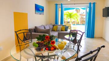 Apartament Deluxe, 1 llit de matrimoni i sofà llit | 1 dormitori, cobrellits i matalassos de la marca Select Comfort