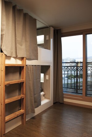 1 soveværelse, premium-sengetøj, mørklægningsgardiner, gratis Wi-Fi