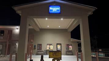 Vista frontal de la propiedad