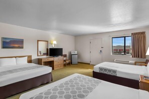 标准房, 多张床, 无烟房 | 办公桌、笔记本电脑工作区、遮光窗帘、免费 WiFi