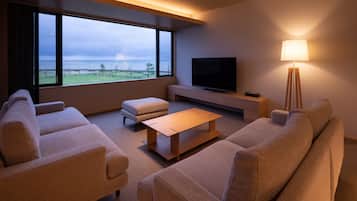Japanese Western Style Suite, Sea View | Living room
