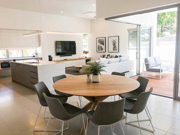 4 Bedroom Luxury House with Private Pool | Living area | Smart TV, Netflix, DVD player - Fat Frog Beach Houses (Byron Bay)