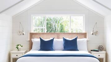 Luxury Studio Suite, Multiple Beds (Upstairs with 1 King Bed& 2 Twin Beds) | View from room