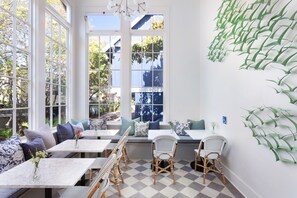 Petit déjeuner préparé à la commande compris tous les jours