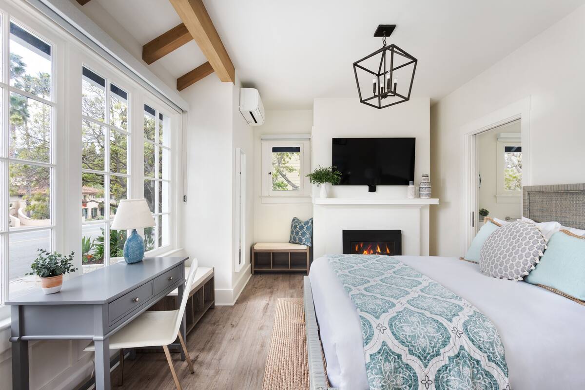Standard Room, 1 Queen Bed, Accessible, Fireplace | Premium bedding, pillowtop beds, desk, blackout drapes