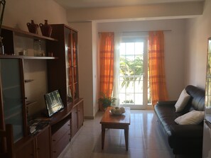 Living area - SEVEN LAND Apartments (El Paso)