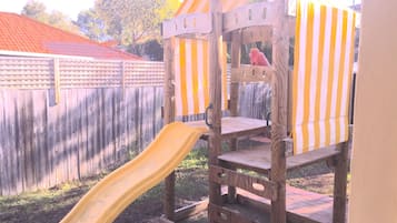 Children’s play area – outdoor