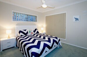 Family House, 5 Bedrooms, Garden View | 5 bedrooms, blackout drapes, iron/ironing board, free WiFi - Anaheim Entertainer Deluxe (Upper Coomera)