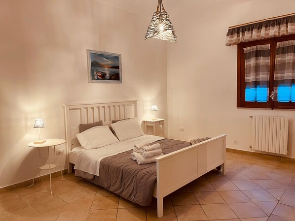 2 bedrooms, in-room safe, iron/ironing board, WiFi