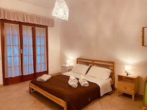 2 Schlafzimmer, Zimmersafe, Bügeleisen/Bügelbrett, WLAN