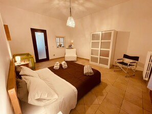2 bedrooms, in-room safe, iron/ironing board, WiFi