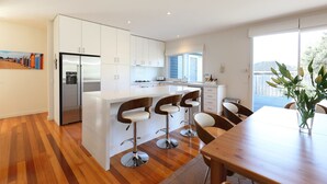Ferienhaus | Eigene Küche | Espressomaschine, großer Kühlschrank, Mikrowelle, Ofen