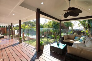 3 Bedroom Tropical Oasis with Private Pool | Balcony