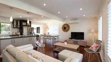 3 Bedroom Tropical Oasis with Private Pool | Living area | Smart TV, Netflix