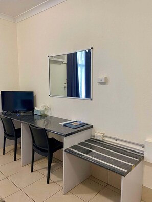 Comfort Room, Multiple Beds - Riverview Tourist Village (Katherine South)
