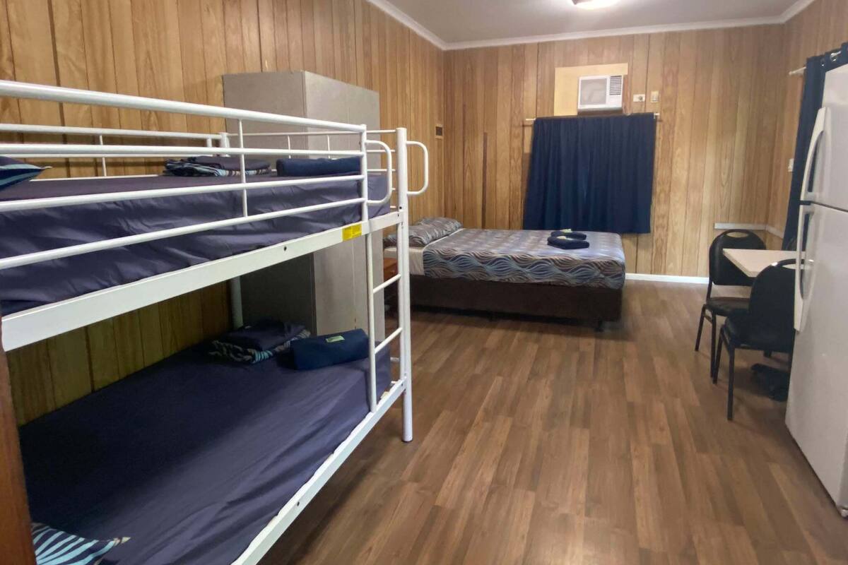 Cabaña familiar, varias camas | Sistema de insonorización, wifi gratis, mobiliario individual