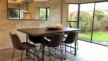 Casa de lujo, 5 habitaciones, vistas al campo de golf | Servicio de comidas en la habitación