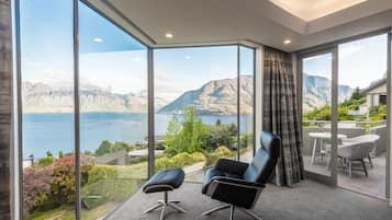 Luxury House, 4 Bedrooms, Lake View | View from room