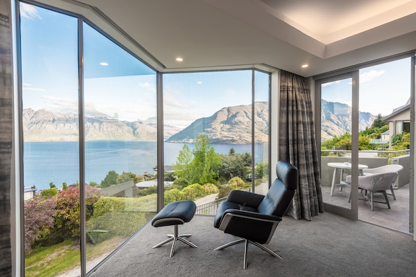 Luxury House, 4 Bedrooms, Lake View | View from room