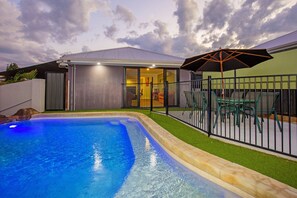 Outdoor pool, a heated pool - Anaheim Park Oasis (Upper Coomera)